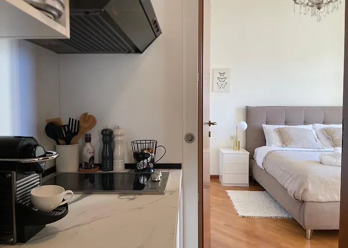 Residenza Victoria ميناجيو